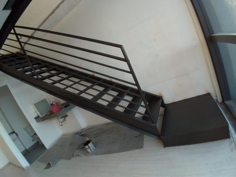 Escada estrutura metálica preço