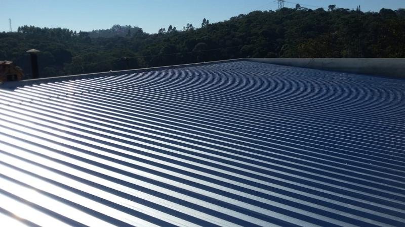 Estrutura metálica para telhado residencial