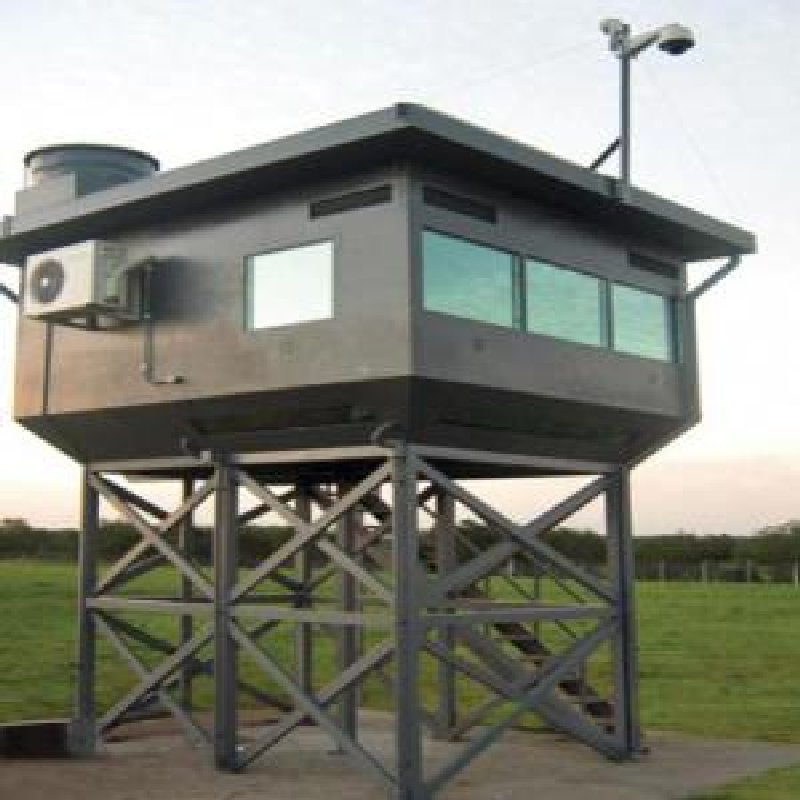 Guarita blindada elevada