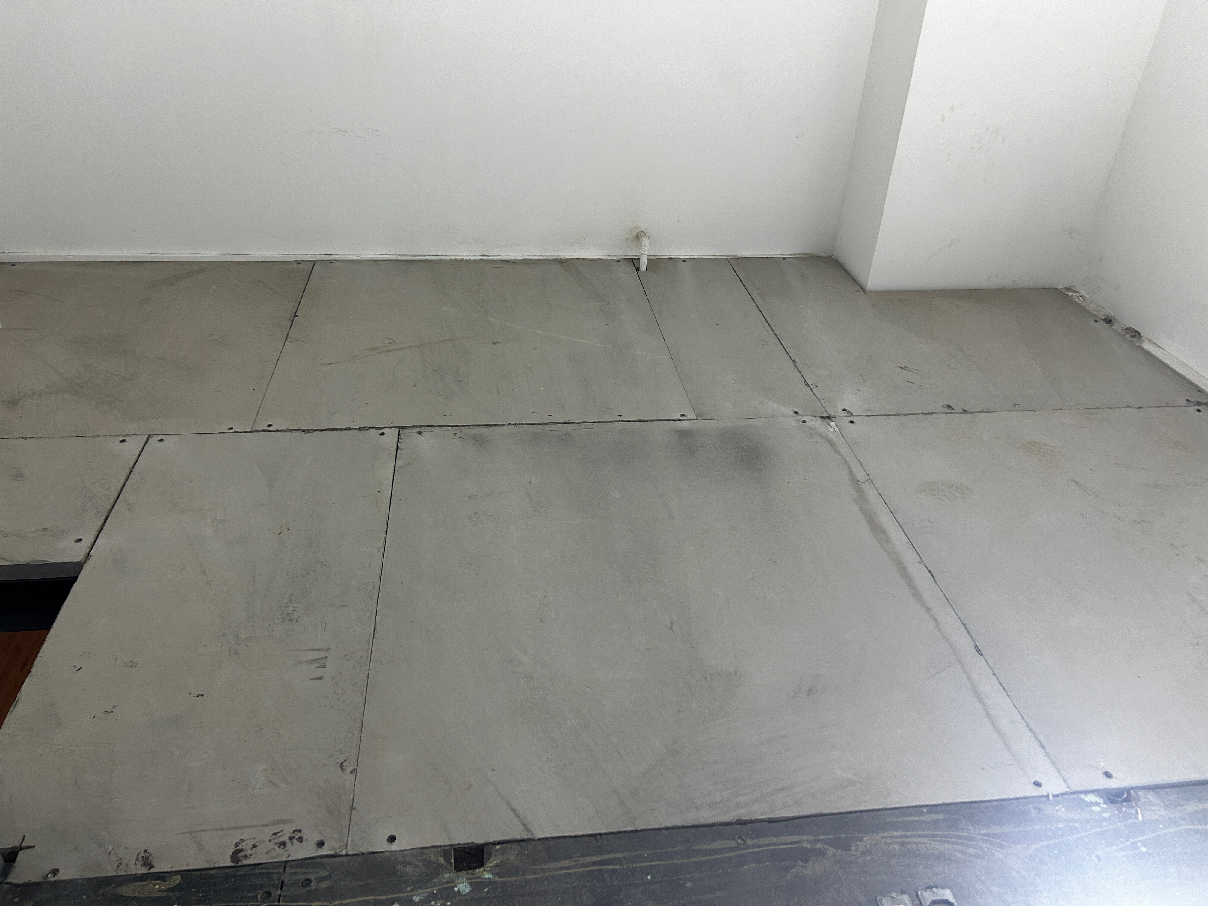 Mezanino Metálico com Piso Vinílico
